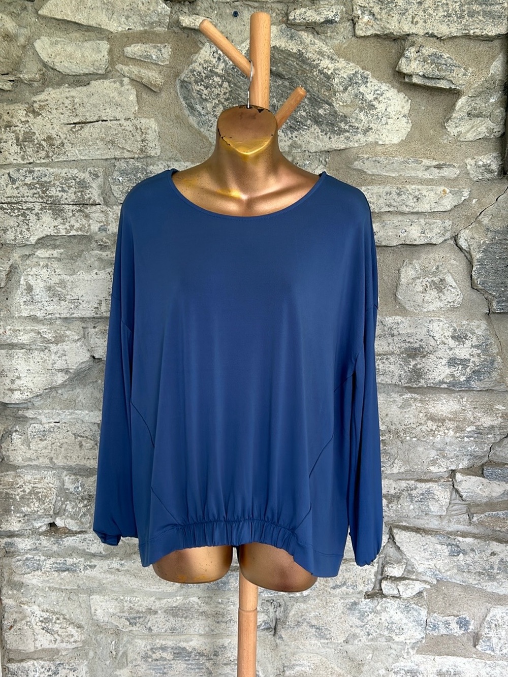 Relaxed hi/lo top